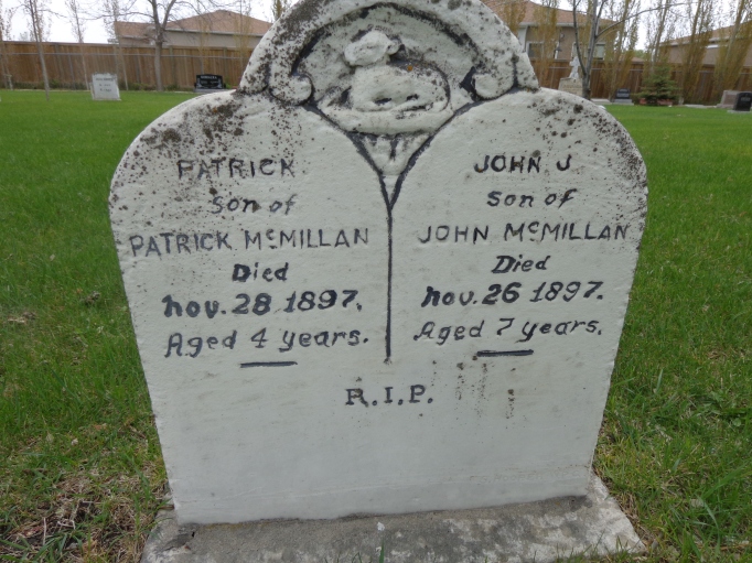 McMillan John James b1890 grave